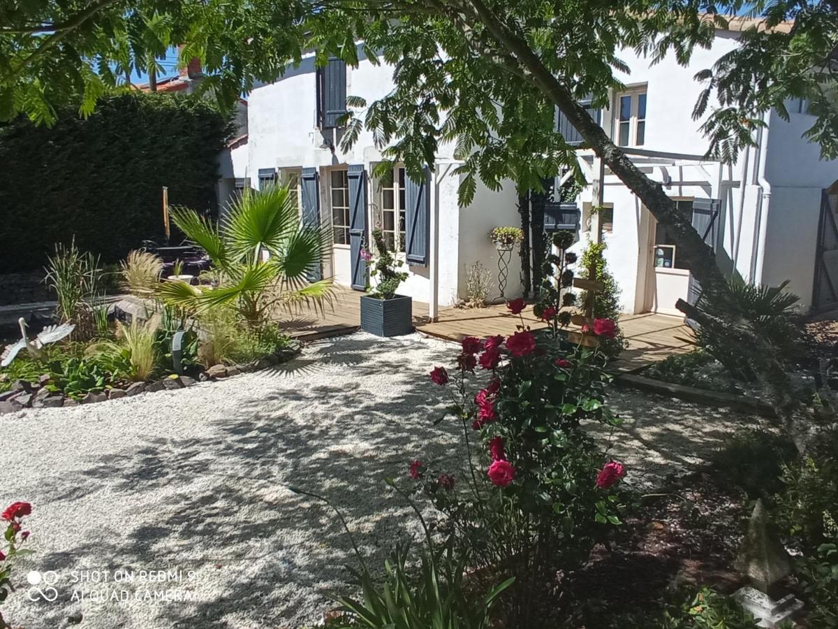 Mas Des Vignes Piscine Chauffee Bed & Breakfast Le Champ-Saint-Pere Eksteriør bilde