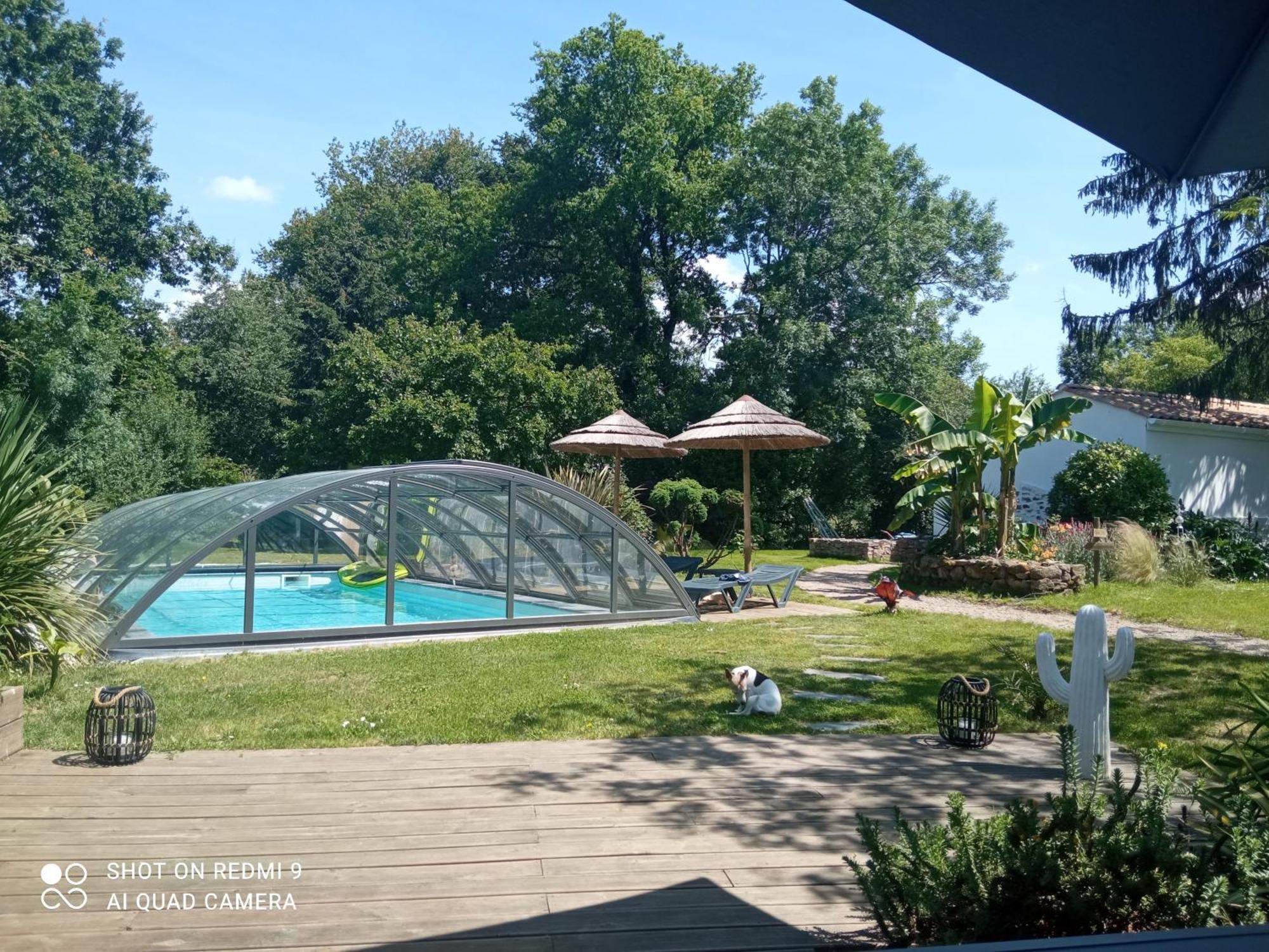 Mas Des Vignes Piscine Chauffee Bed & Breakfast Le Champ-Saint-Pere Eksteriør bilde